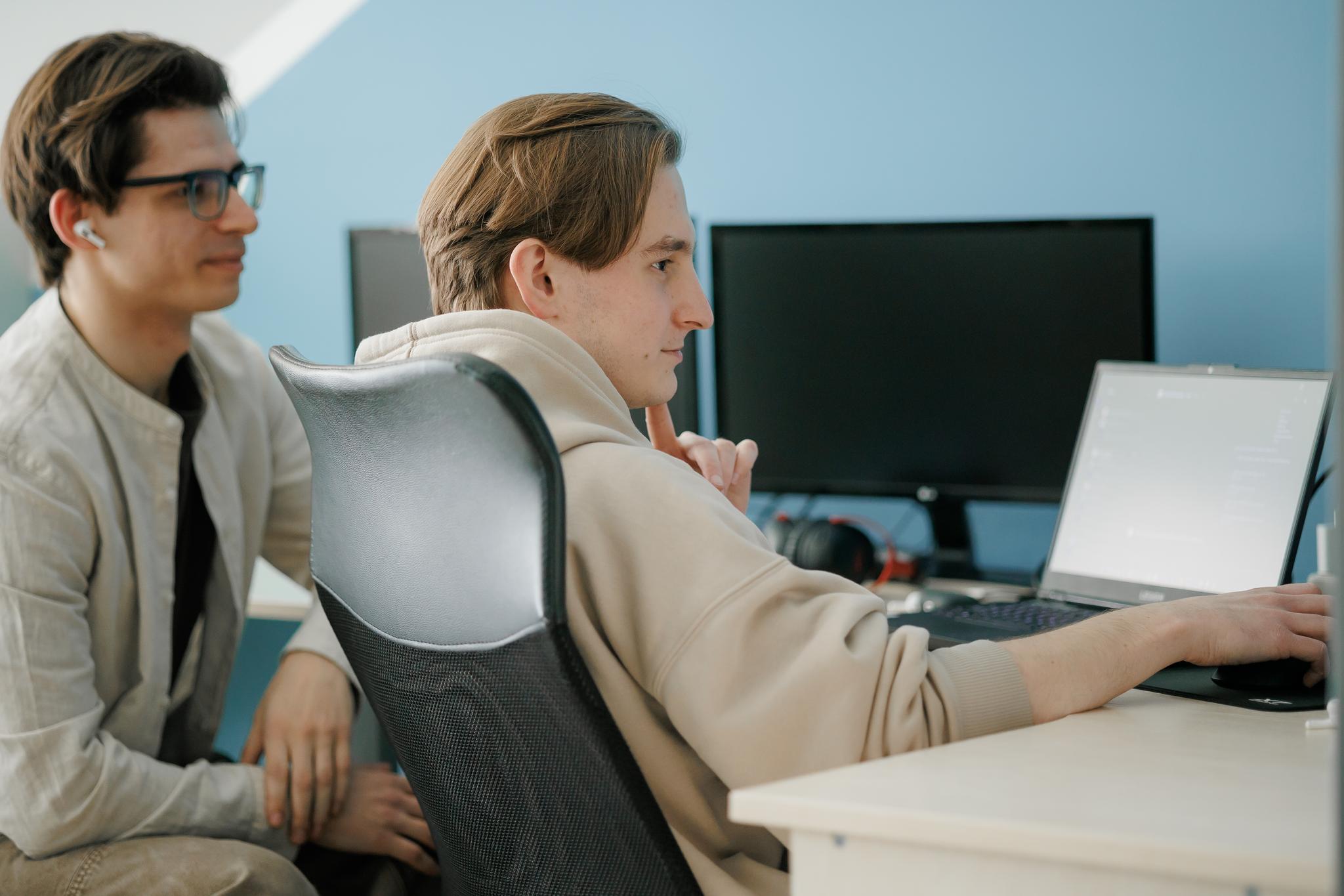 Binariks engineers working together in the office