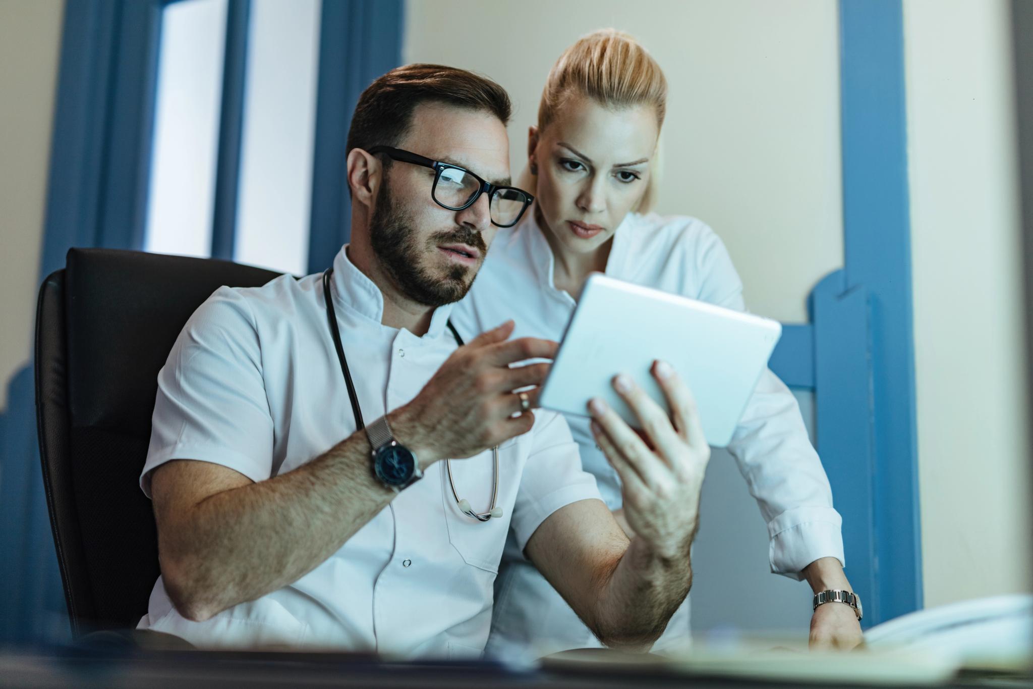 Enhancing Patient Interaction and Operational Efficiency with Business Transformation from B2B to B2C